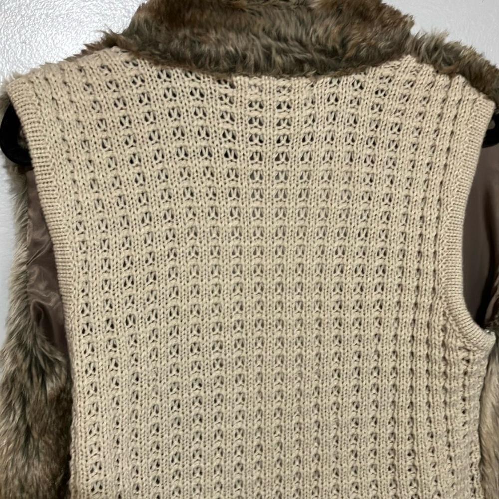 Chic Faux Fur Vest in Brown and Cream - Picture 10 of 12